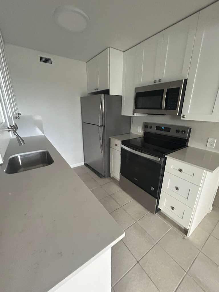 2 bedroom Condominium at 4119 Newport U, Newport U Condo, Deerfield Beach — photo 3