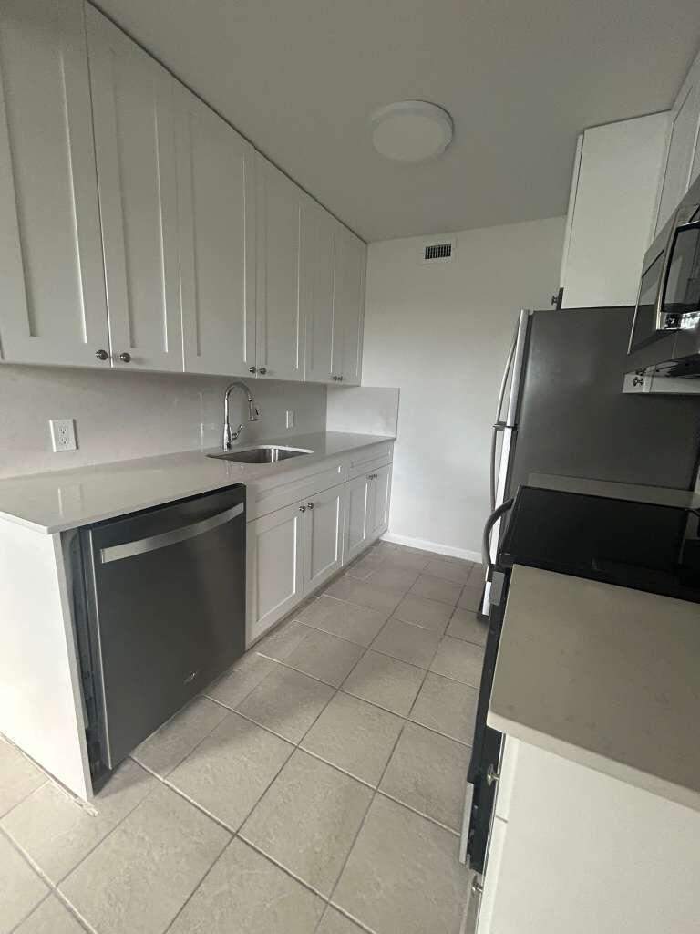 2 bedroom Condominium at 4119 Newport U, Newport U Condo, Deerfield Beach — photo 4