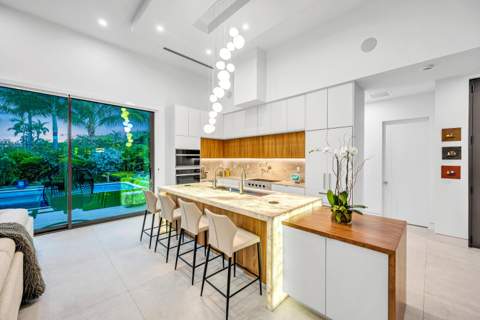 215 NE 28TH Court, Wilton Manors FL - photo 17 of 52