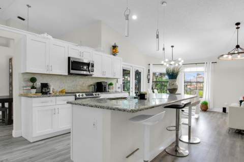 272 SW Carter Avenue, Port St. Lucie FL - photo 7 of 20