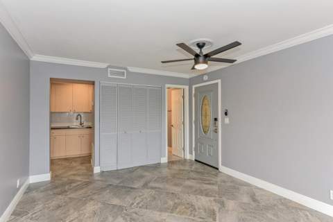 156 Lake Evelyn Drive, West Palm Beach FL - photo 6 of 30