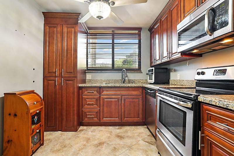 3 bedroom Townhouse at 4238 Deste Court, Fountains Of Palm Beach Condo 5, Lake Worth — photo 2