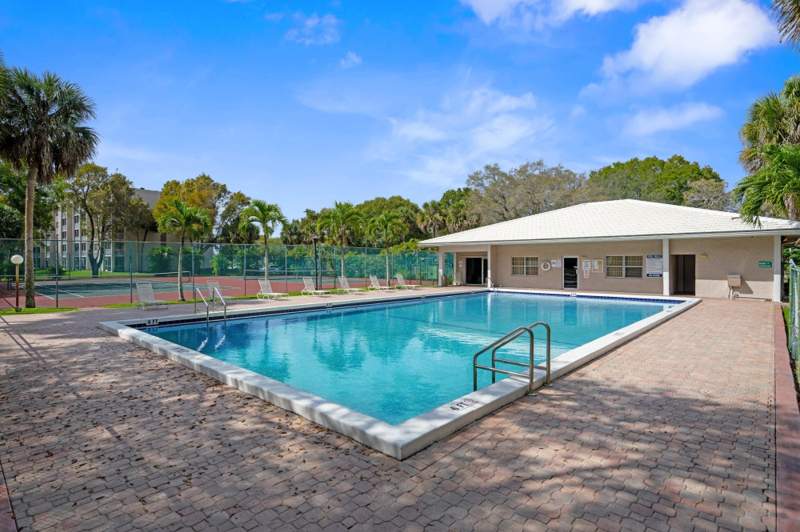 2 bedroom Condominium at 8735 Ramblewood Drive #409, Sherwood Square Condominium, Coral Springs — photo 2