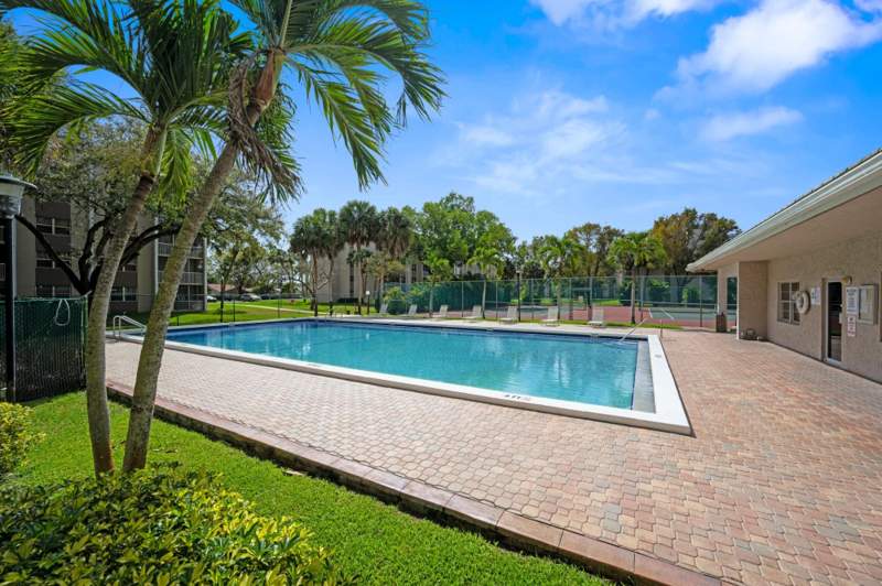 2 bedroom Condominium at 8735 Ramblewood Drive #409, Sherwood Square Condominium, Coral Springs — photo 3
