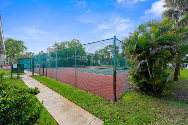 2 bedroom Condominium at 8735 Ramblewood Drive #409, Sherwood Square Condominium, Coral Springs — photo 4