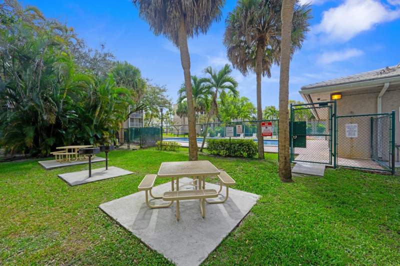 2 bedroom Condominium at 8735 Ramblewood Drive #409, Sherwood Square Condominium, Coral Springs — photo 5