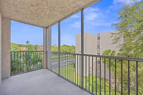 8735 Ramblewood Drive #409, Coral Springs FL - photo 7 of 25
