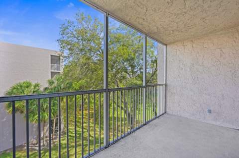 8735 Ramblewood Drive #409, Coral Springs FL - photo 8 of 25