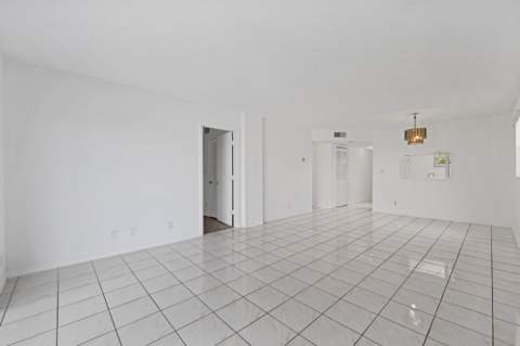 8735 Ramblewood Drive #409, Coral Springs FL - photo 11 of 25