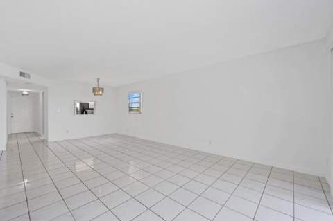 8735 Ramblewood Drive #409, Coral Springs FL - photo 12 of 25