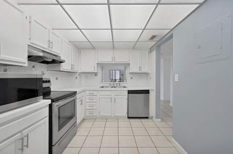 8735 Ramblewood Drive #409, Coral Springs FL - photo 13 of 25