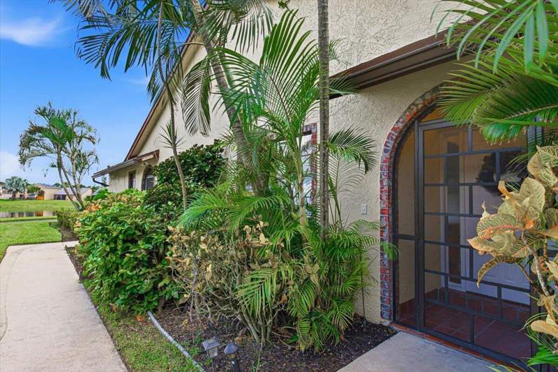 2 bedroom Villa at 23410 Bar Lake Drive, Lakes Of Boca Barwood 2, Boca Raton — photo 3