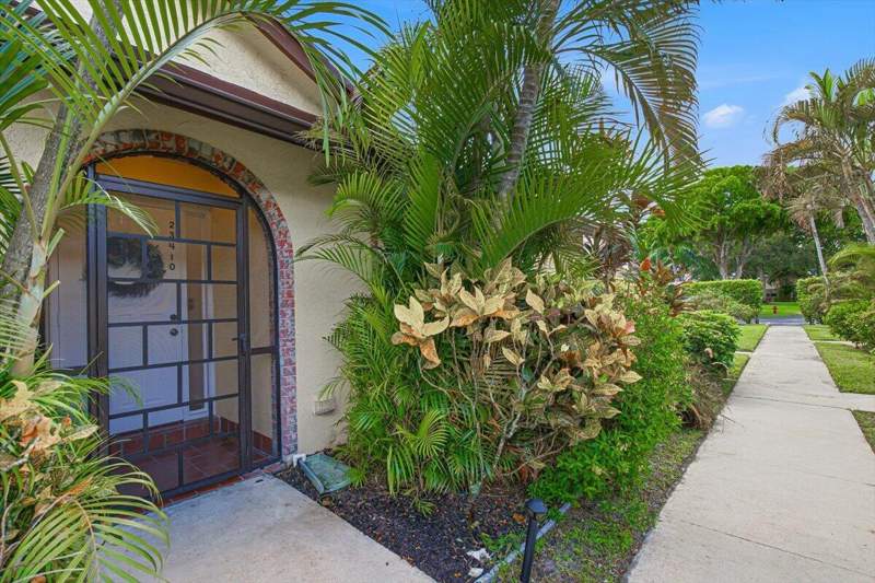 2 bedroom Villa at 23410 Bar Lake Drive, Lakes Of Boca Barwood 2, Boca Raton — photo 5