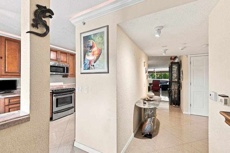 2 bedroom Condominium at 2541 N Nob Hill Road #308, Sunrise Lakes 200 Condo, Sunrise — photo 3