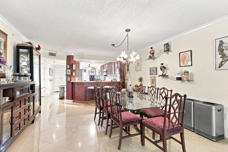 2 bedroom Condominium at 2541 N Nob Hill Road #308, Sunrise Lakes 200 Condo, Sunrise — photo 4