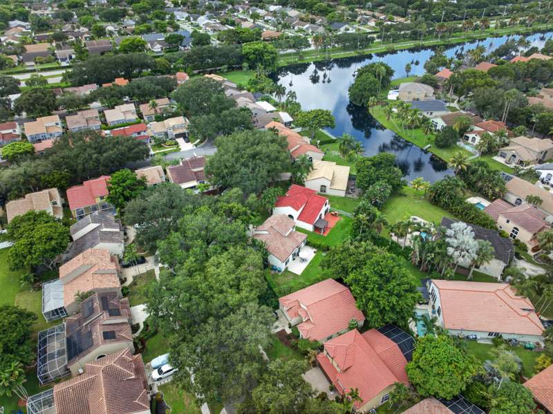 3 bedroom Single Family Residence at 2640 Cayenne Avenue, Embassy Lakes, Cooper City — photo 4