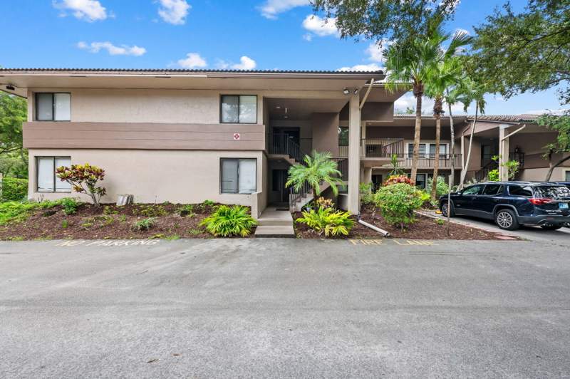 2 bedroom Condominium at 9503 NW 2nd Place #3-B, Kingsport Estates Condo, Coral Springs — photo 2