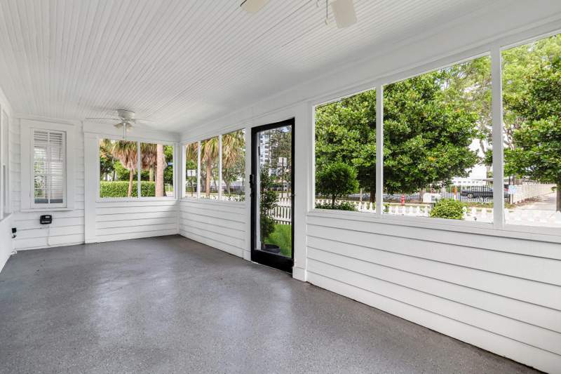 5 bedroom Single Family Residence at 3901 Washington Road, Antique Row, West Palm Beach — photo 2