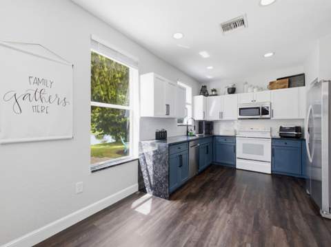 5676 Azalea Circle, West Palm Beach FL - photo 10 of 47