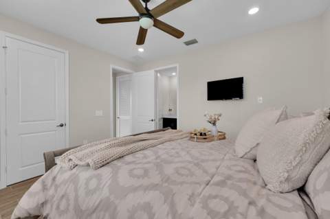 735 SE Woodbine Road, Port St. Lucie FL - photo 18 of 57