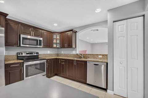 3071 Waddell Avenue, West Palm Beach FL - photo 7 of 41