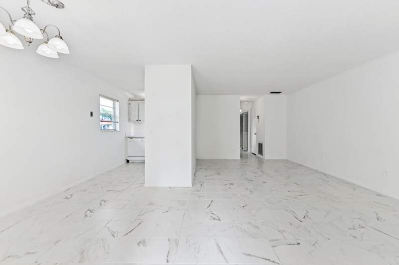 1 bedroom Condominium at 1225 NW 21st Street #17-1710, Vista Del Lago, Stuart — photo 5