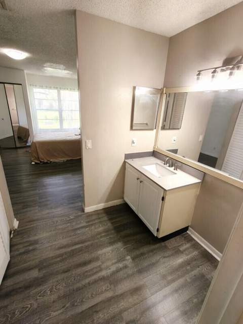 15747 Woodgate Place, Sunrise FL - photo 6 of 12