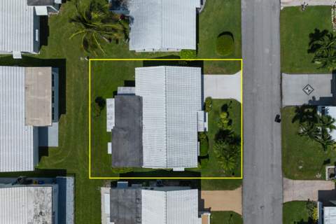 1100 Siesta Avenue, Boynton Beach FL - photo 14 of 17