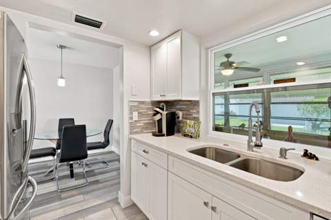 1100 Siesta Avenue, Boynton Beach FL - photo 7 of 17