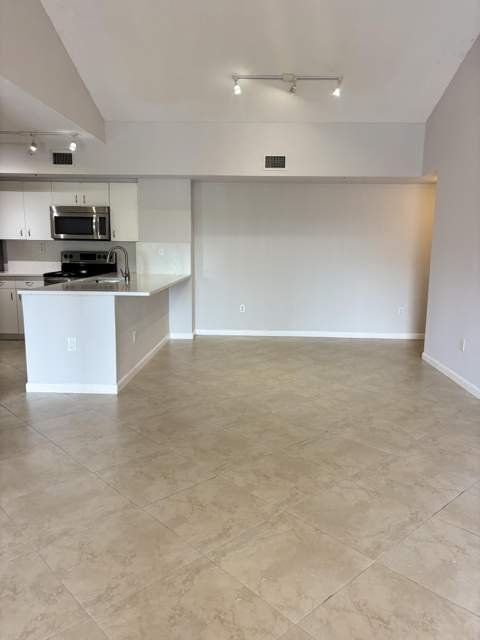 2640 S University Drive #305, Davie FL - photo 8 of 34
