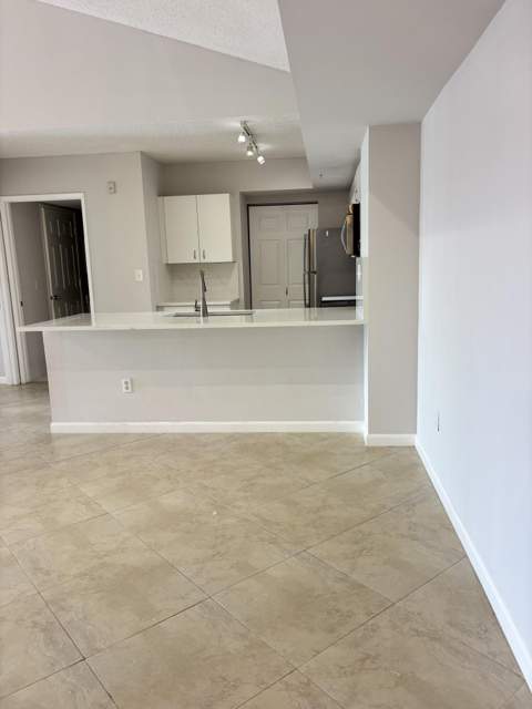 2640 S University Drive #305, Davie FL - photo 7 of 34