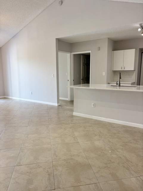2640 S University Drive #305, Davie FL - photo 6 of 34