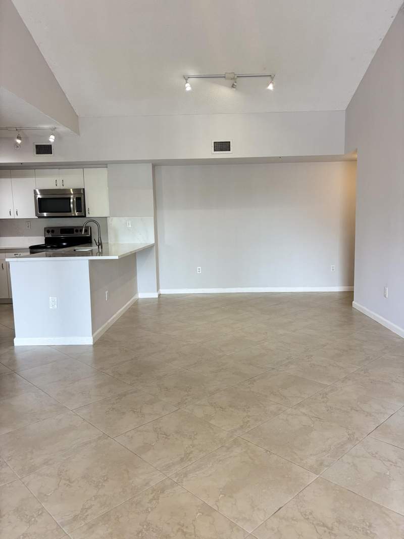 2 bedroom Condominium at 2640 S University Drive #305, Royal Grand Condo, Davie — photo 3