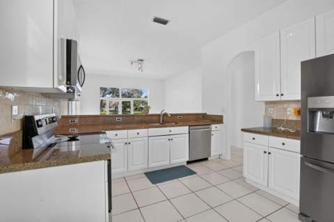 15891 SW 14th Street, Pembroke Pines FL - photo 12 of 52