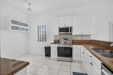 15891 SW 14th Street, Pembroke Pines FL - photo 14 of 52
