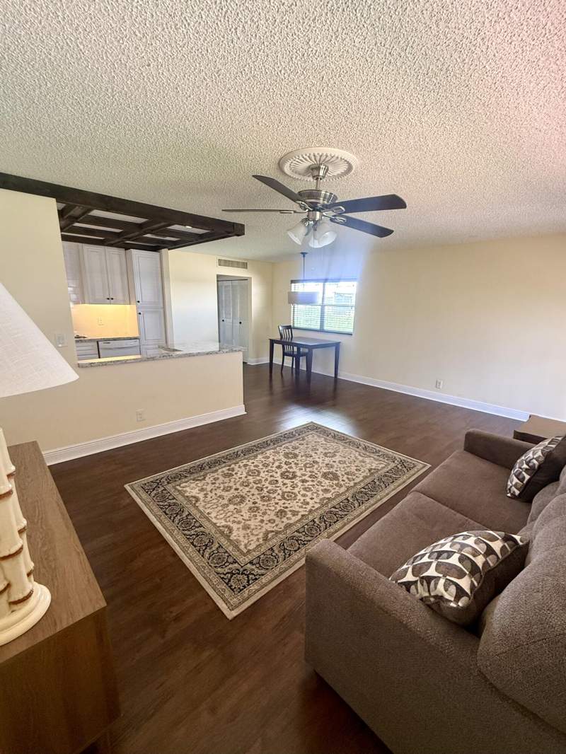 1 bedroom Villa at 34 Valencia B, Kings Point Valencia Condos, Delray Beach — photo 5