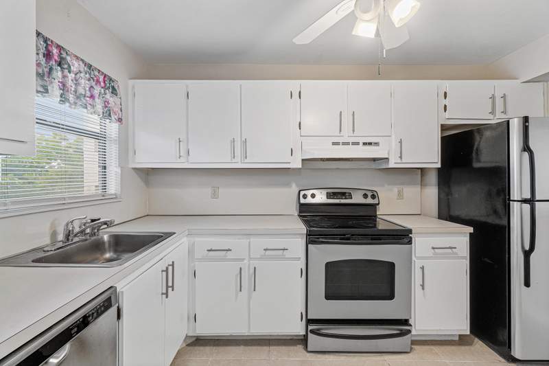 2 bedroom Condominium at 4640 Lucerne Lakes Boulevard #303, Sunrise Of Palm Beach Condo 1,2,3,4, 14 And 17, Lake Worth — photo 2