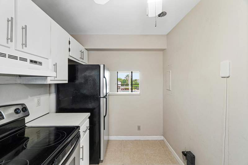 2 bedroom Condominium at 4640 Lucerne Lakes Boulevard #303, Sunrise Of Palm Beach Condo 1,2,3,4, 14 And 17, Lake Worth — photo 5