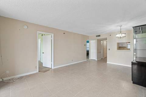 4640 Lucerne Lakes Boulevard #303, Lake Worth FL - photo 10 of 26