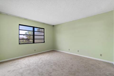 4640 Lucerne Lakes Boulevard #303, Lake Worth FL - photo 11 of 26