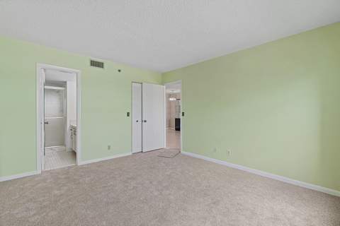 4640 Lucerne Lakes Boulevard #303, Lake Worth FL - photo 12 of 26