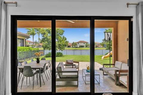 12143 S Baypoint Circle, Parkland FL - photo 15 of 119