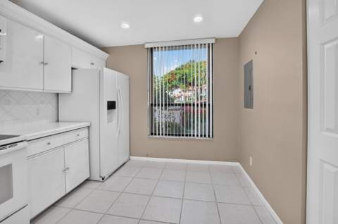 5726 Fox Hollow Drive #G, Boca Raton FL - photo 16 of 40