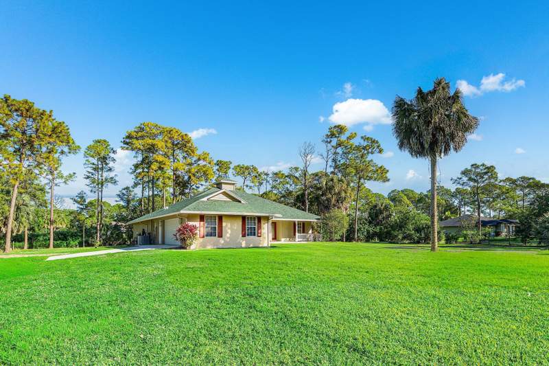 3 bedroom Single Family Residence at 17109 Murcott Boulevard, The Acreage, The Acreage — photo 3
