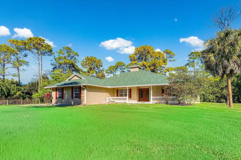 3 bedroom Single Family Residence at 17109 Murcott Boulevard, The Acreage, The Acreage — photo 4