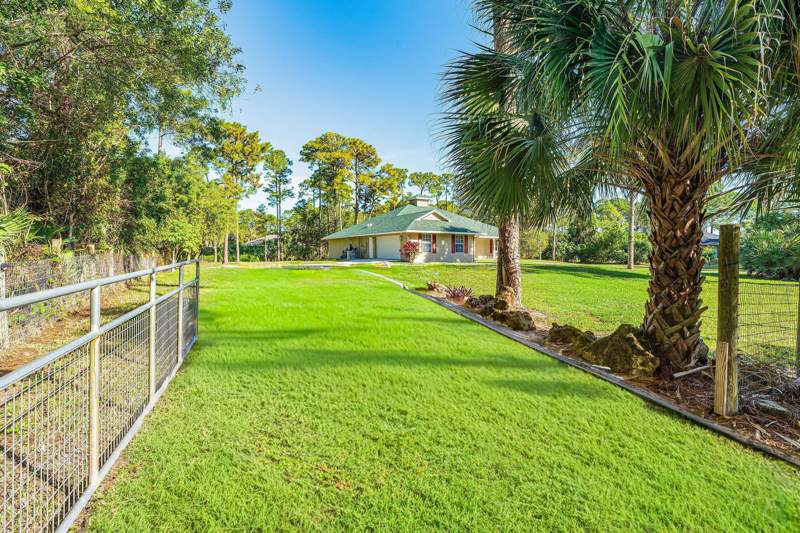 3 bedroom Single Family Residence at 17109 Murcott Boulevard, The Acreage, The Acreage — photo 5