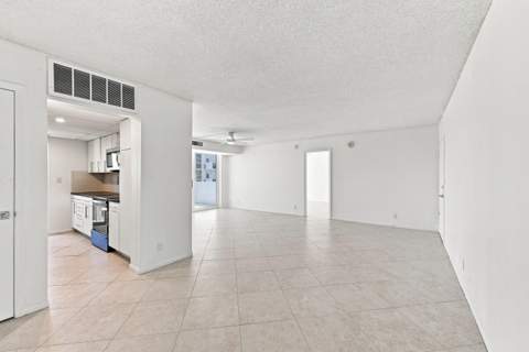 2715 N Ocean Boulevard #7D, Fort Lauderdale FL - photo 11 of 30