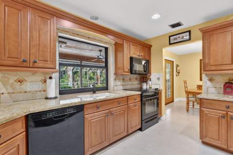 5673 SE Lamay Drive, Stuart FL - photo 16 of 42