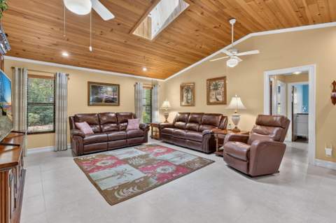 5673 SE Lamay Drive, Stuart FL - photo 10 of 42
