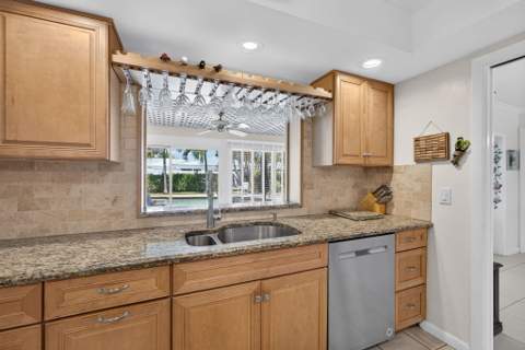 119 Cruiser Road, North Palm Beach FL - photo 13 of 54